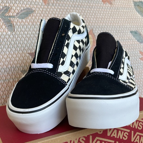 Vans Men’s Old Skool Stacked 
Checkerboard Black/Classic
VN0A7Q5MTYQ
Platforms - Picture 6 of 16